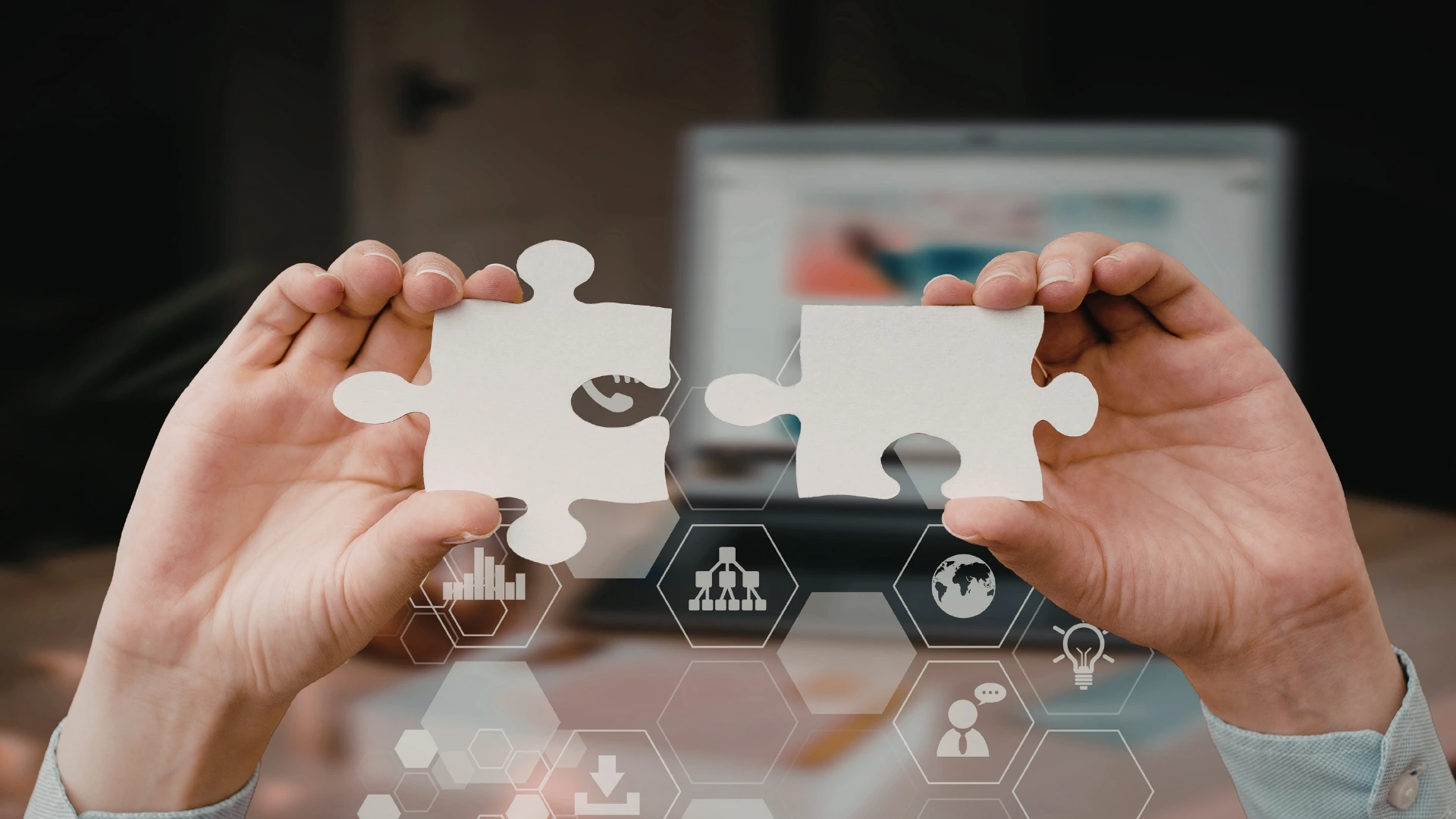 SD-WAN vs MPLS puzzle with hands